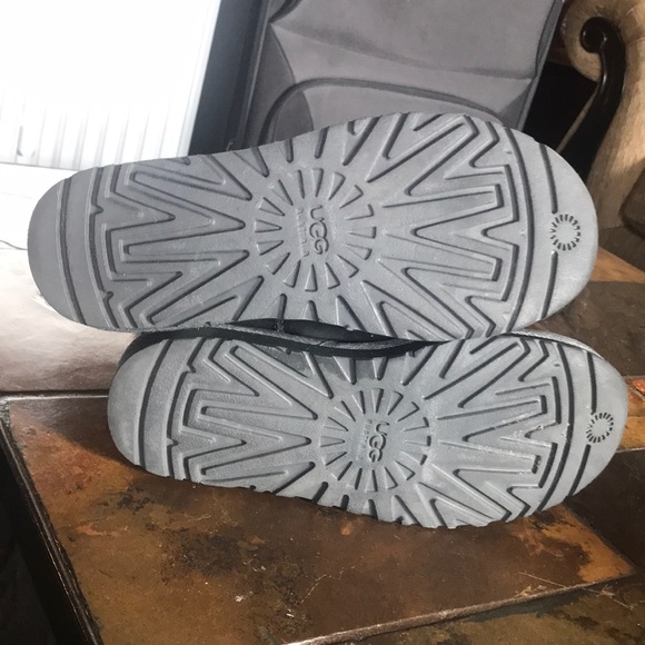 UGG Genuine Shearling Lined Boot - Picture 3 of 4